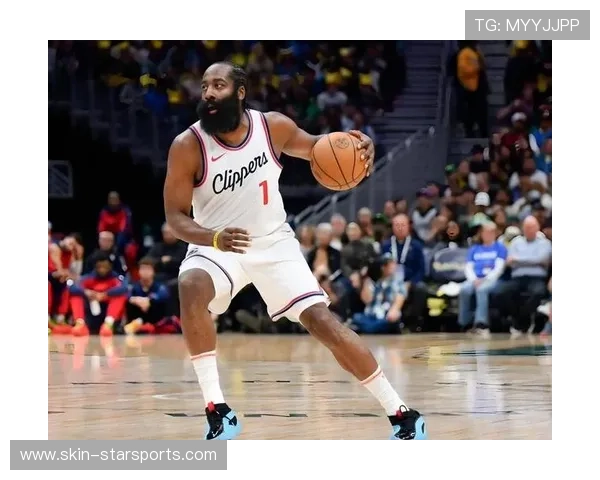 洛杉矶快船进攻停滞，詹姆斯哈登持球组织